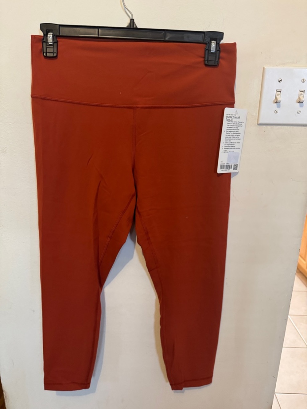 Lululemon Rust Red Wonder Train HR Tight 25” NWT size 14 - Picture 4 of 9